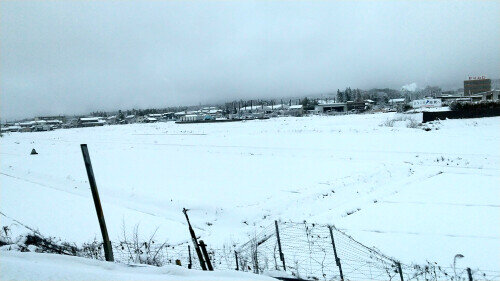 雪景色：「ようこそ滋賀へ」の看板あり